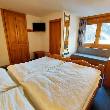 Garni Les Bouquetins Hotel 3*