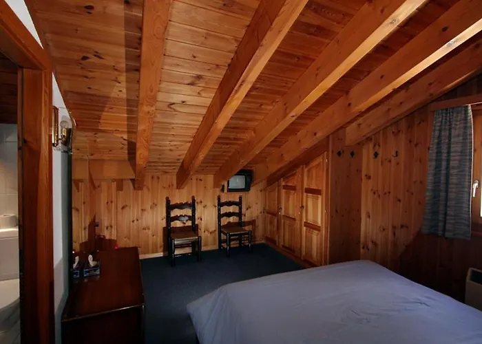 Garni Les Bouquetins فندق زينل