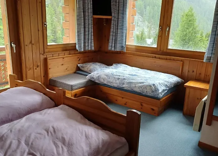 Garni Les Bouquetins فندق 3*