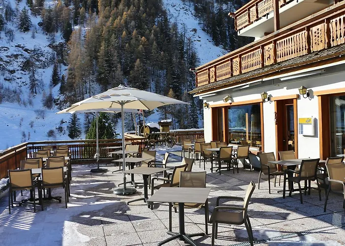 Garni Les Bouquetins 3* زينل