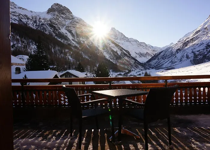 فندق Garni Les Bouquetins زينل