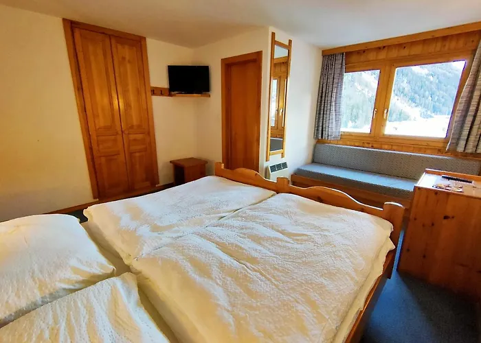 Garni Les Bouquetins Otel 3*