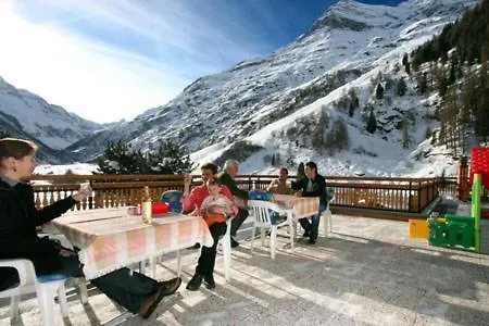 Hotel Garni Les Bouquetins 3*